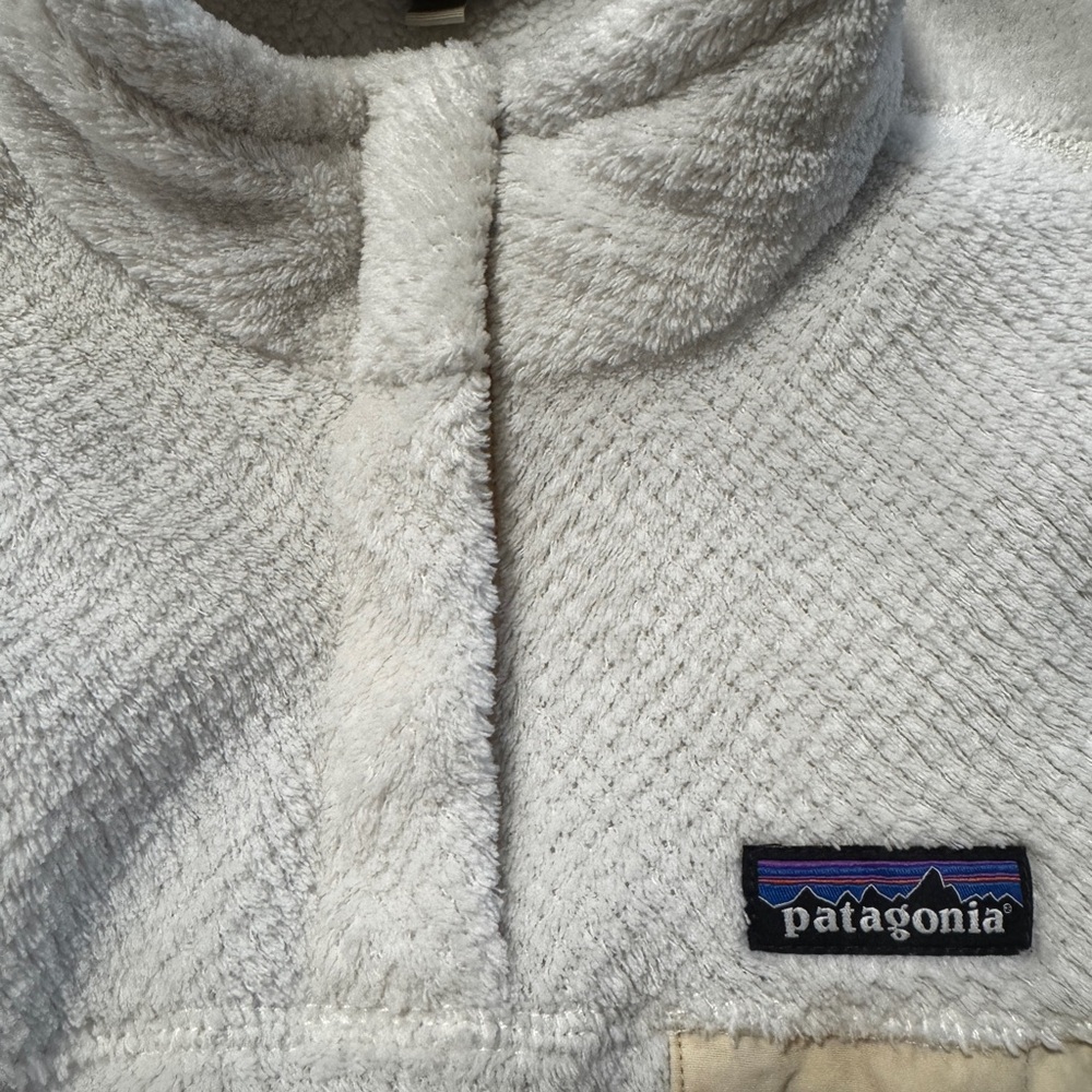 Patagonia Off-White Fleece Pullover